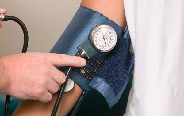 Vysoký krvný tlak alebo hypertenzia: Ako sa prejavuje a lieči?